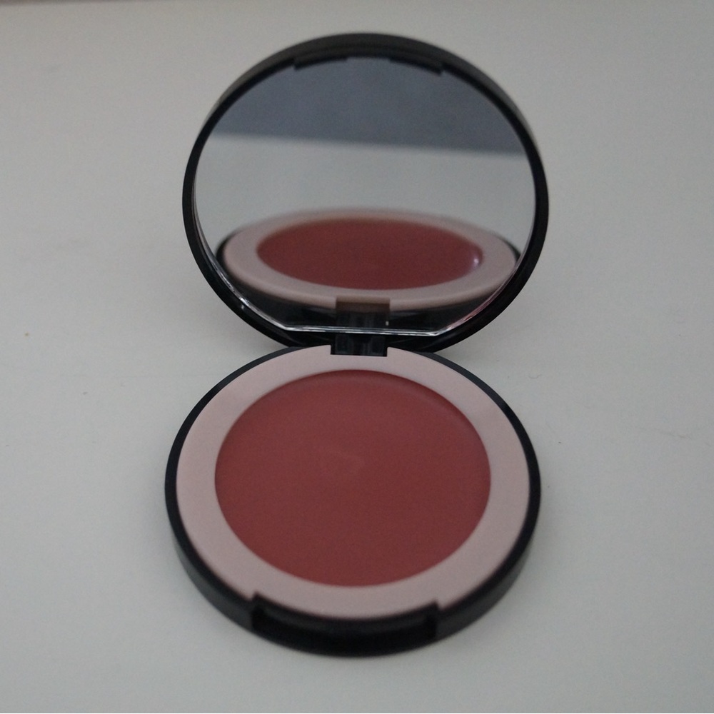 Doll 10 Hydro Gel Cream Blush "She's A Doll"